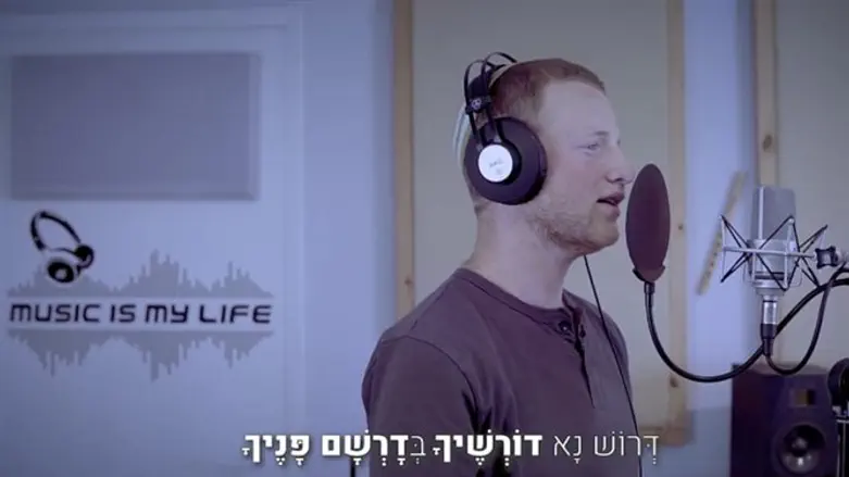 דביר שנרב שר לזכר אחותו