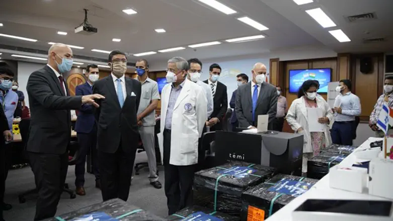 ceremony where Israelli medical equipment is donated to Aiims hospital