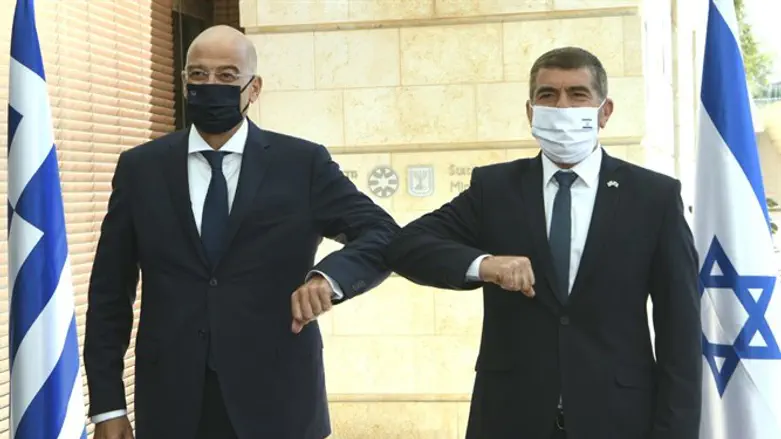 Minister Ashkenazi (R) with Greek counterpart