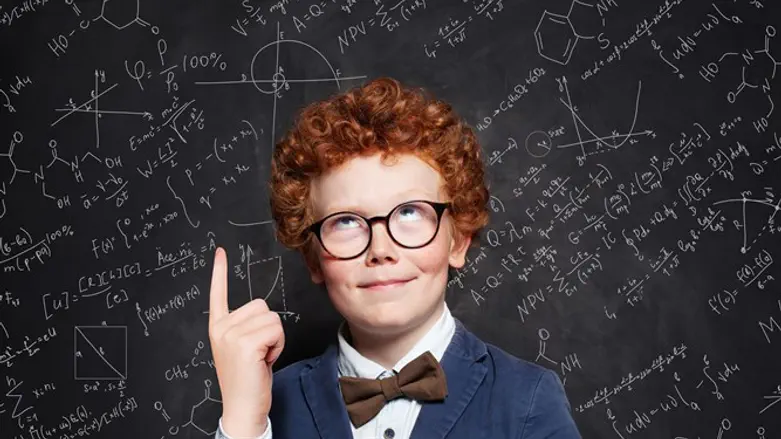 היד משפיעה על האינטליגנציה?