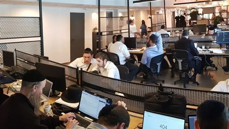 מתחם עבודה ביזמקס לחרדים של קרן אחים