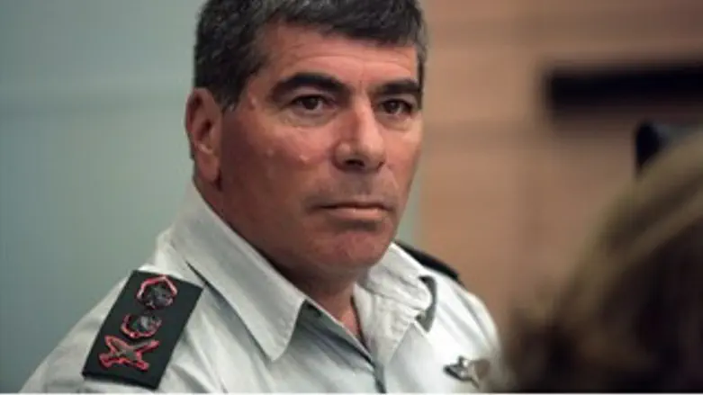 עדות בדלתיים סגורות. אשכנזי