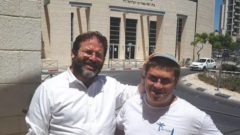 הרב לונדין ובנו יצחק