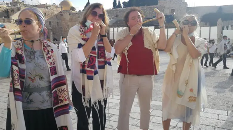 נשות הכותל הבוקר