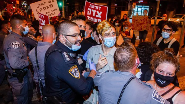 Protesters demonstrate after alleged gang rape in Eilat