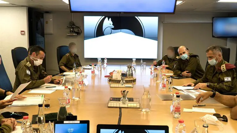 Совещание военных