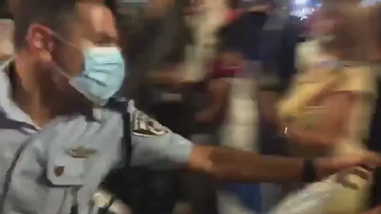 תיעוד האלימות