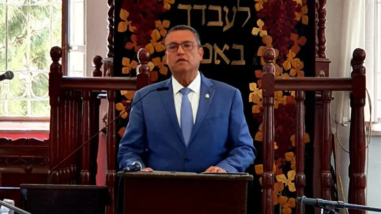 משה ליאון בבית הרב קוק