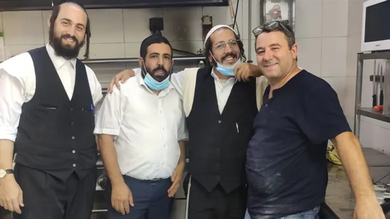 דודי דדון עם צוות המשגיחים