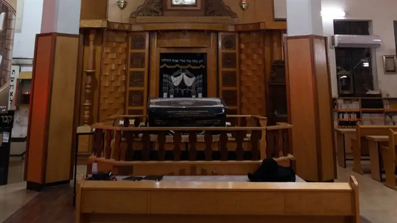 Empty Shul At Grave site