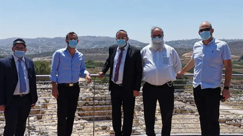 השר לשירותי דת בשילה הקדומה