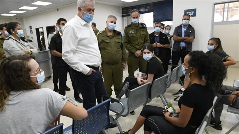 בני גנץ בבקו''ם