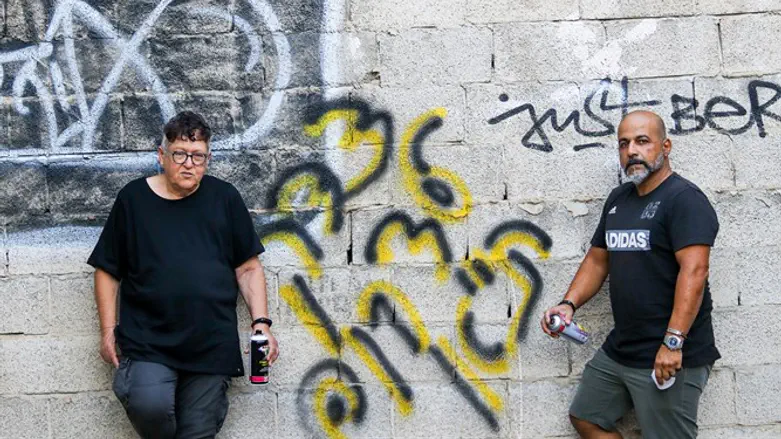 "למתג אותנו כ'נאצים' זה קל ונוח. אתה לא צריך להתמודד עם טיעונים". אברהמי ו-פז