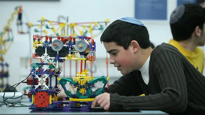 טכנולוגיה ומדעים באורט ספניאן, פלך פנים