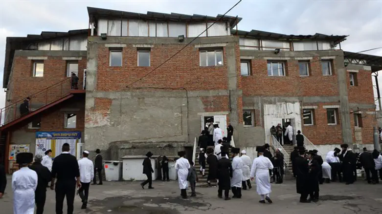 praying in Uman