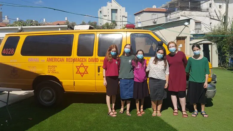 רנה תרמה את שיערה שש פעמים