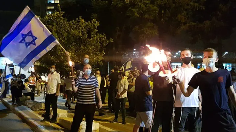 Демонстрация на Цомете Сгула