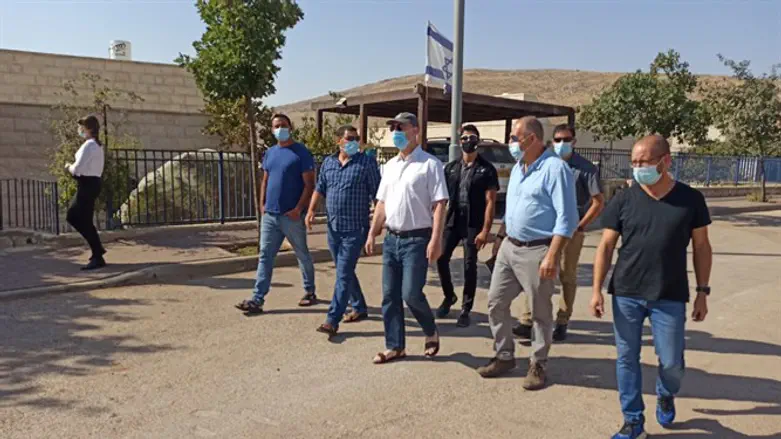 השר צחי הנגבי במצפה כרמים