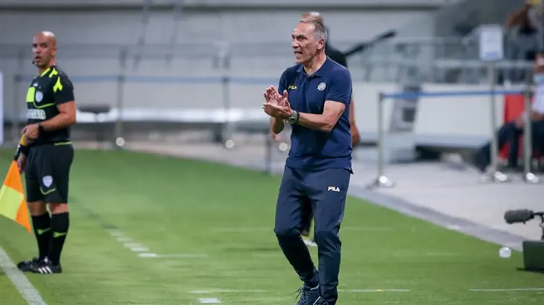 דוניס מאמן מכבי. יעפיל לשלב הבא?