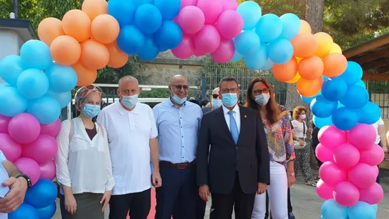 Moshe Lion at the Geulim school