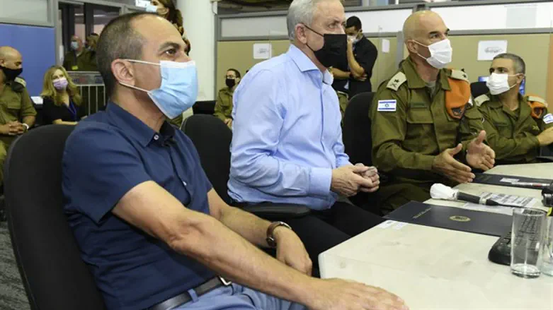 גנץ וגמזו במהלך הביקור