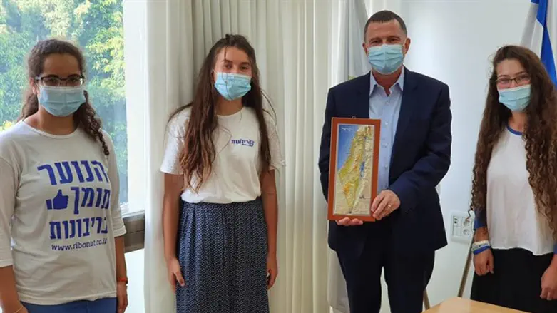 Minister Edelstein meets with Sovereignty Youth