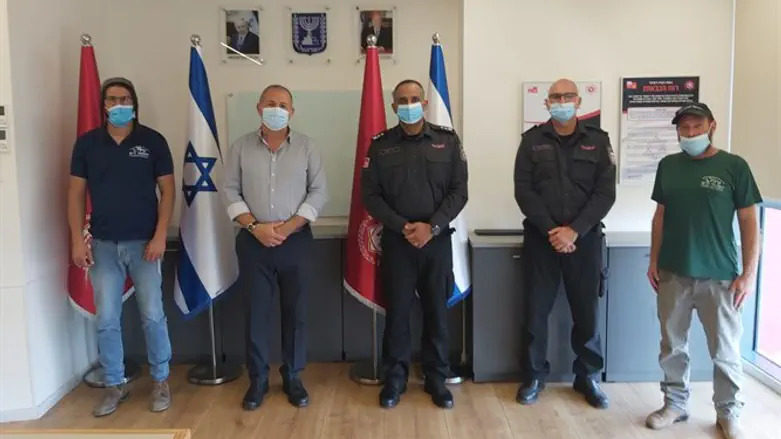 אבי נעים ודדי שמחי עם נציגי כב"ה והשומר יו"ש