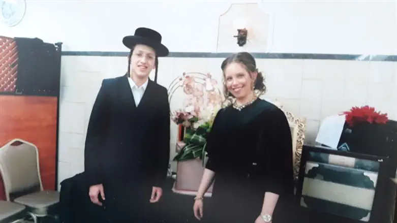 Avraham's daughter Chavi on her engagment party