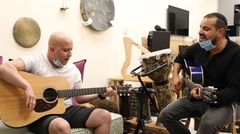 המפגש המרגש של ליאור ועקיבא תורג'מן