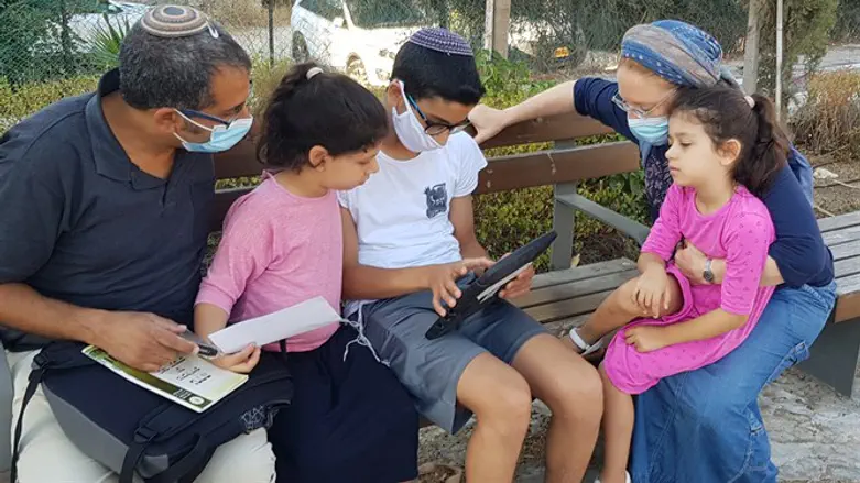 "בריחה אל העבר" בגדרה