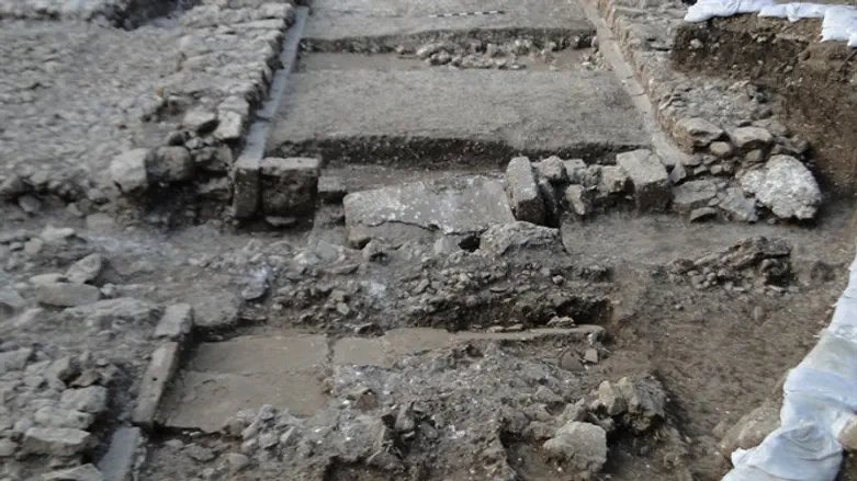 שרידי הארמון