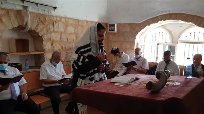Slichot service in Kfar Shiloach