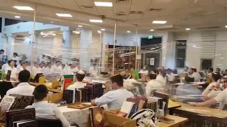 לומדים בקורונה בישיבת ההסדר קרית שמונה