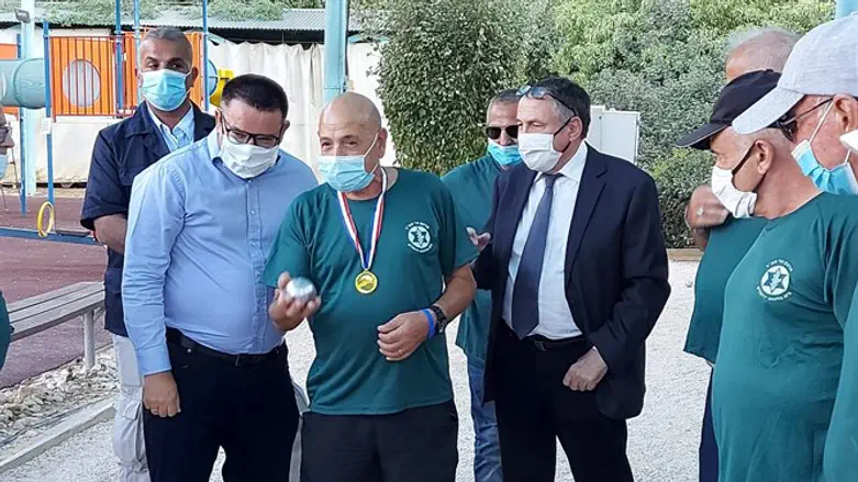 דיין והשר ביטון בטקס ההשקה