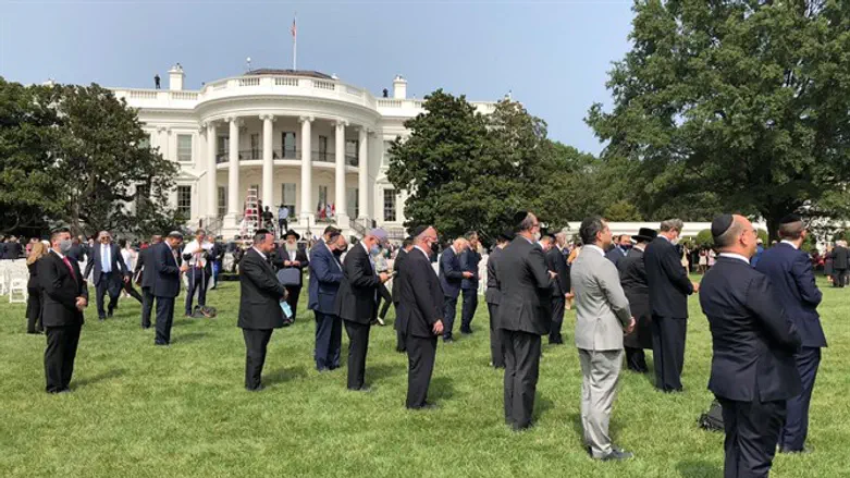 Mincha prayers on the White House lawn