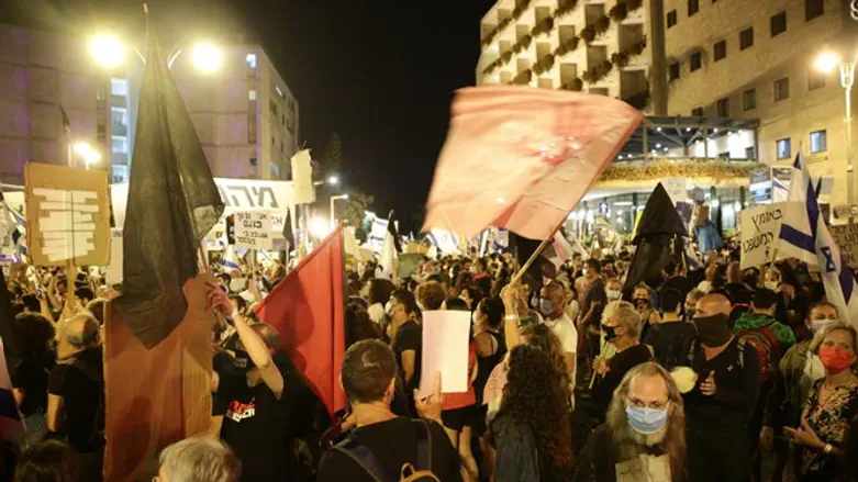 המחאה בבלפור. למצולמים אין קשר לידיעה