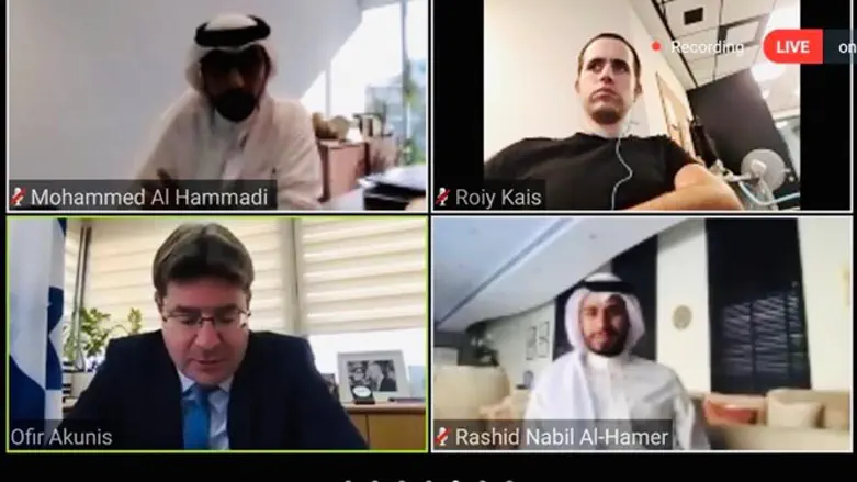 מפגש העיתונאים עם השר אקוניס