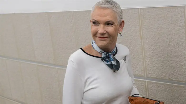נעמי לנדאו