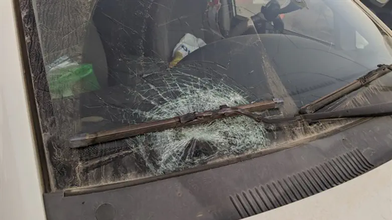 Последствия "каменной атаки". Иллюстрация