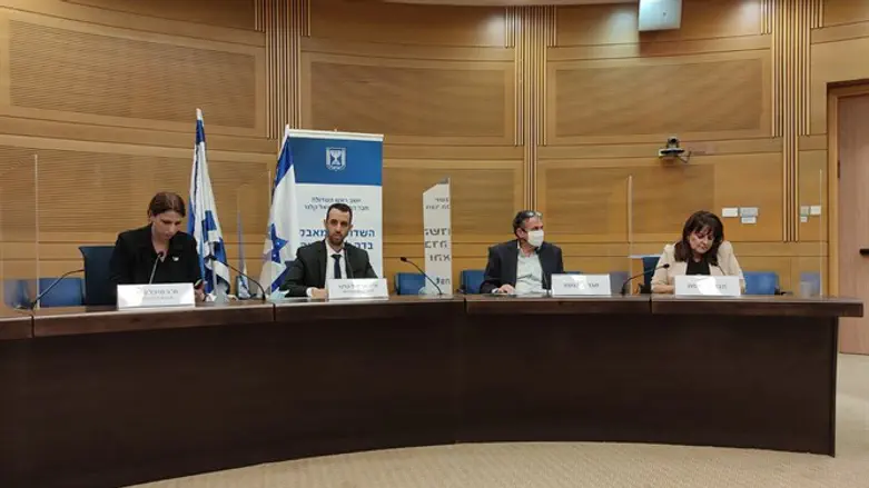 "מדינות זרות מממנות הגנה משפטית למפגינים בבלפור"