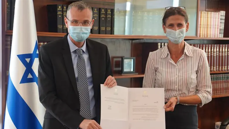 MK Michal Cotler-Wunsh and Knesset Speaker Yariv Levin