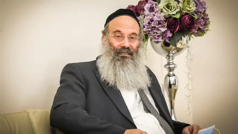 ראש עיריית בני ברק הרב אברהם רובינשטיין