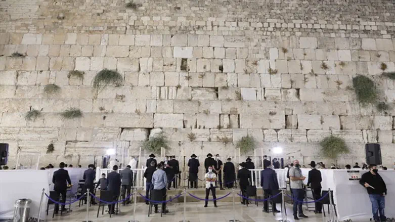 slichot at the Western Wall