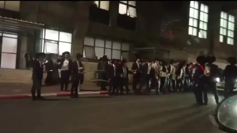 בלי מסיכות: תיעוד מכעיס מבני ברק