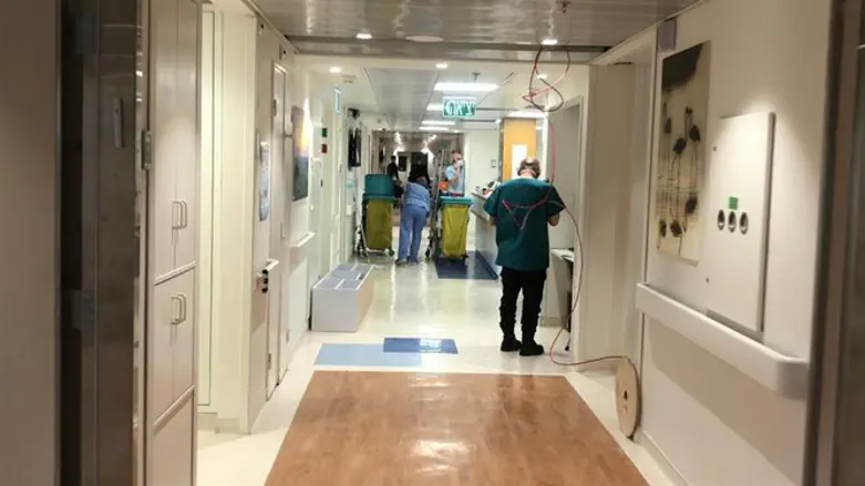 ההכנות לפתיחת מחלקת הקורונה החדשה