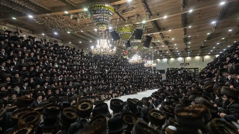 את הסגר צריך היה להחיל לפני אירועי השיא של החגים במגזר החרדי. שמחת בית השואבה