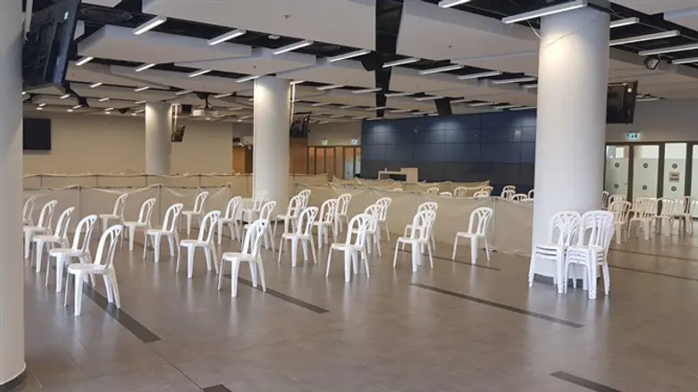 האיצטדיון הפך לבית כנסת ענקי