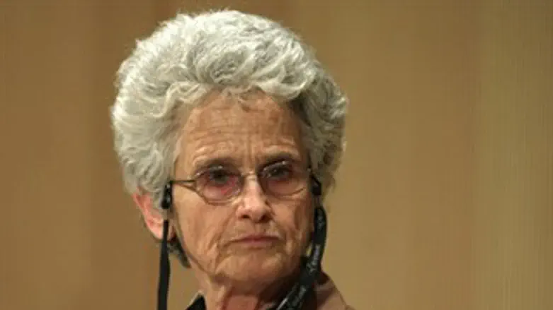 מזהירה. פרופ' גביזון