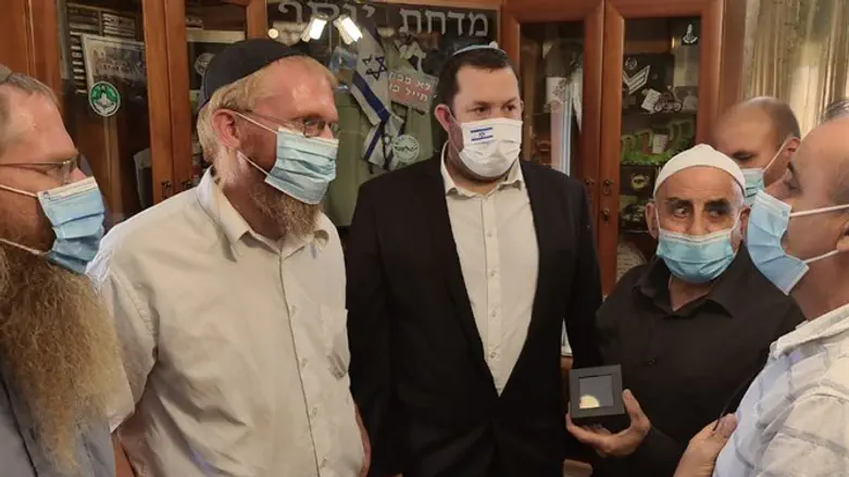 משלחת השומרון בבית משפחת יוסף בבית ג'אן