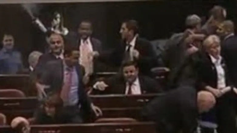 ספריי במליאת הכנסת